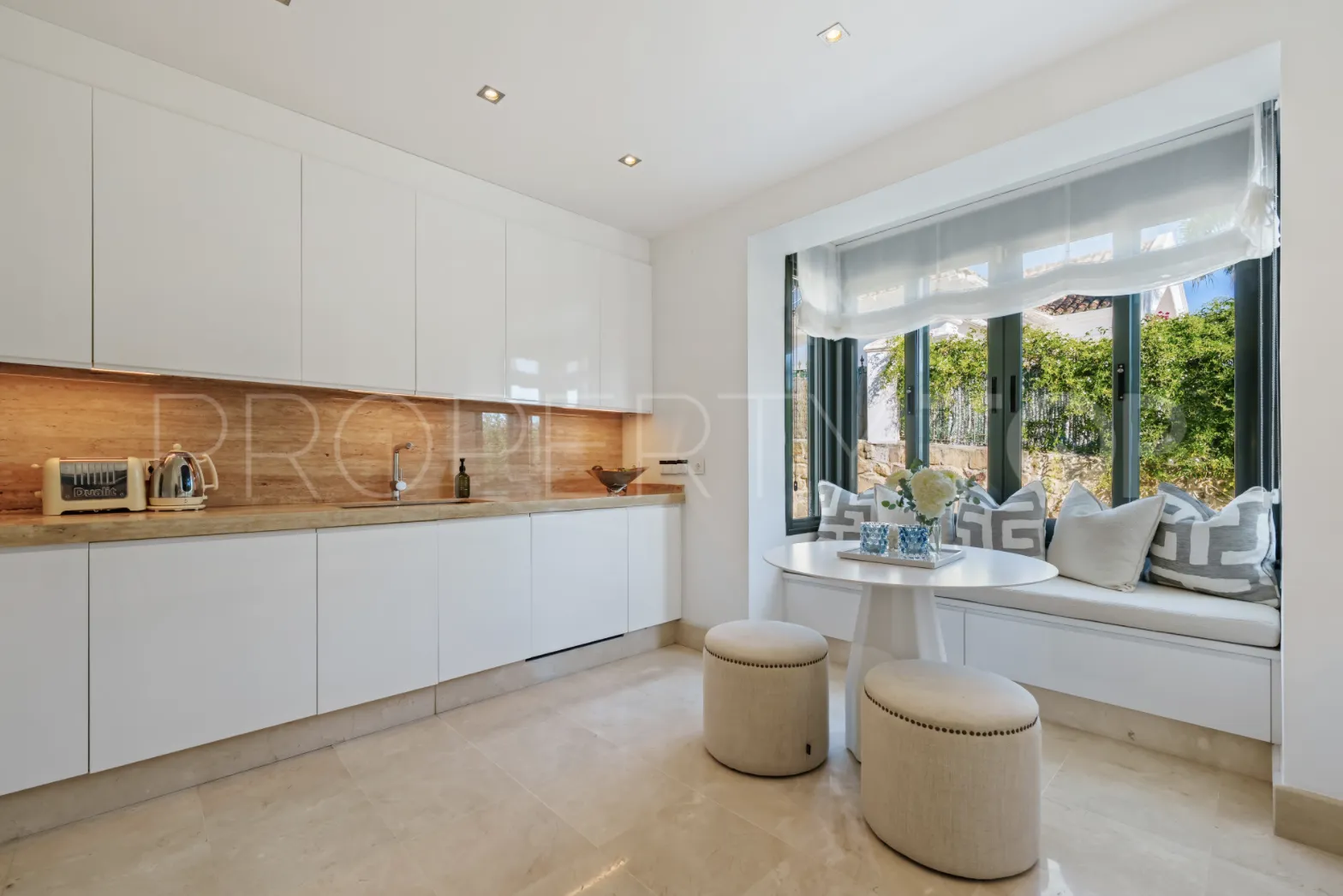 For sale Nueva Andalucia 4 bedrooms villa