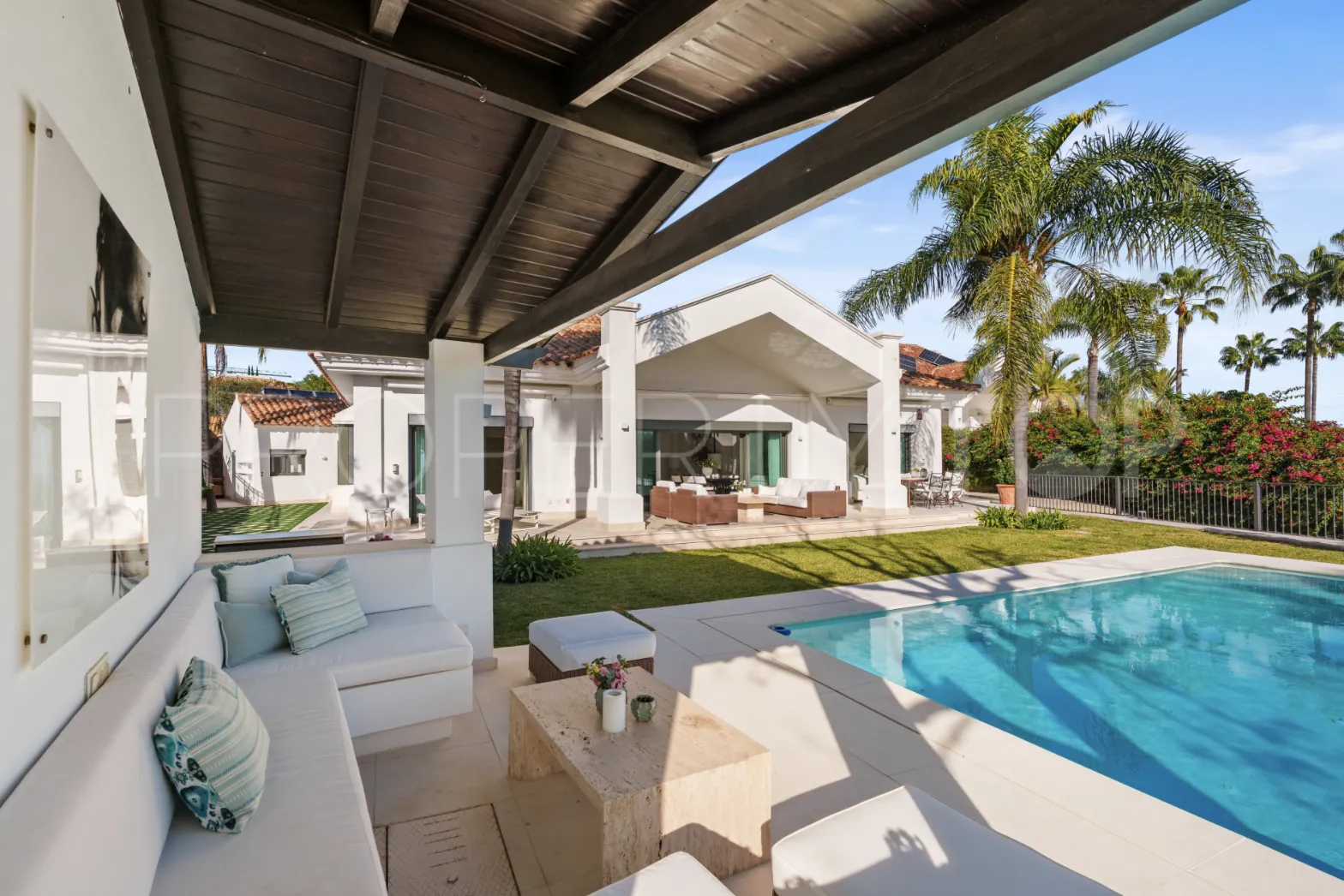 For sale Nueva Andalucia 4 bedrooms villa