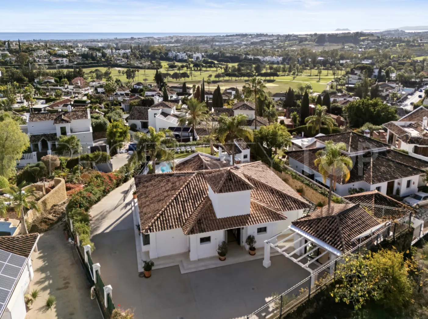 For sale Nueva Andalucia 4 bedrooms villa