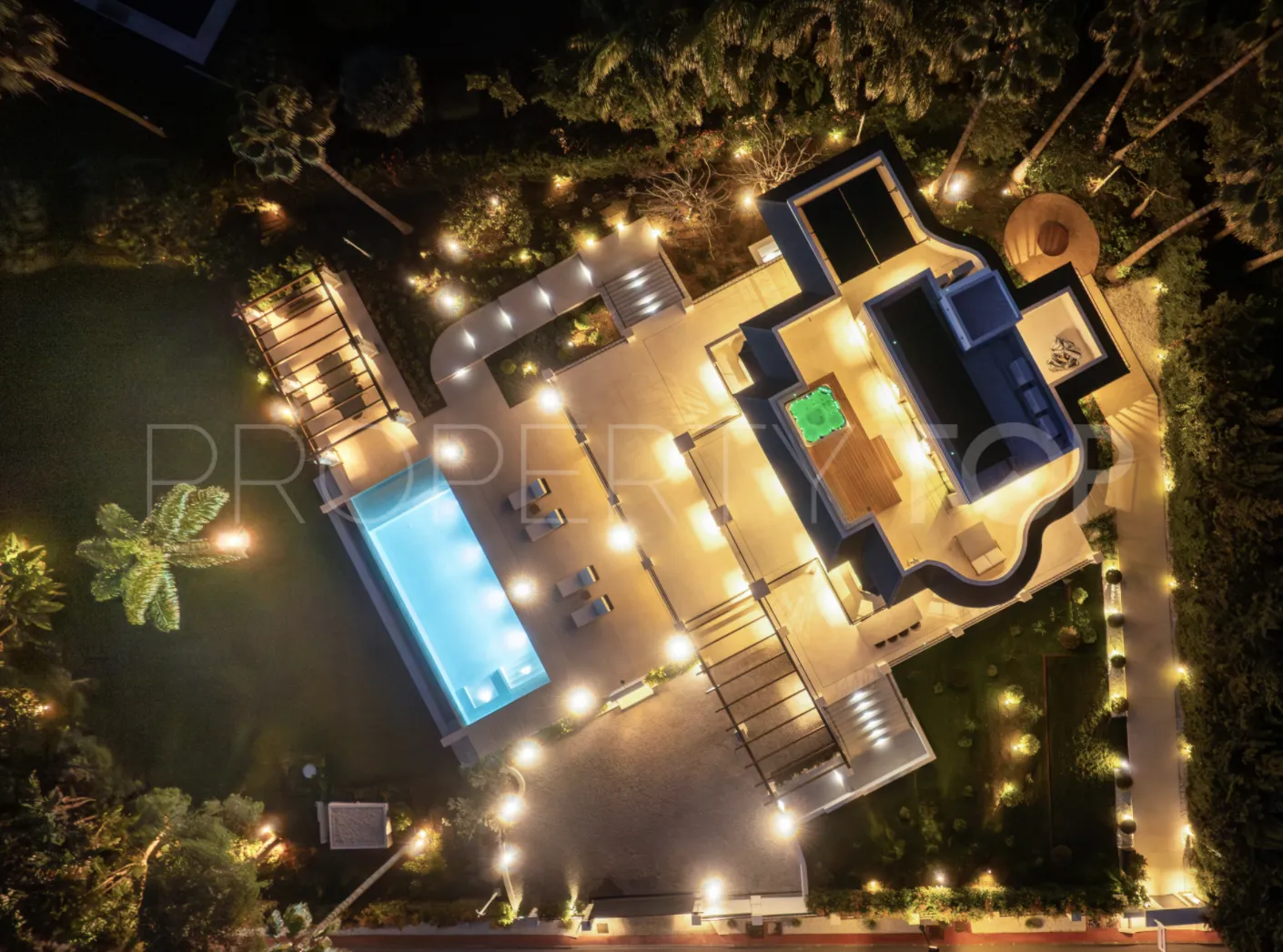 For sale Nueva Andalucia 6 bedrooms villa