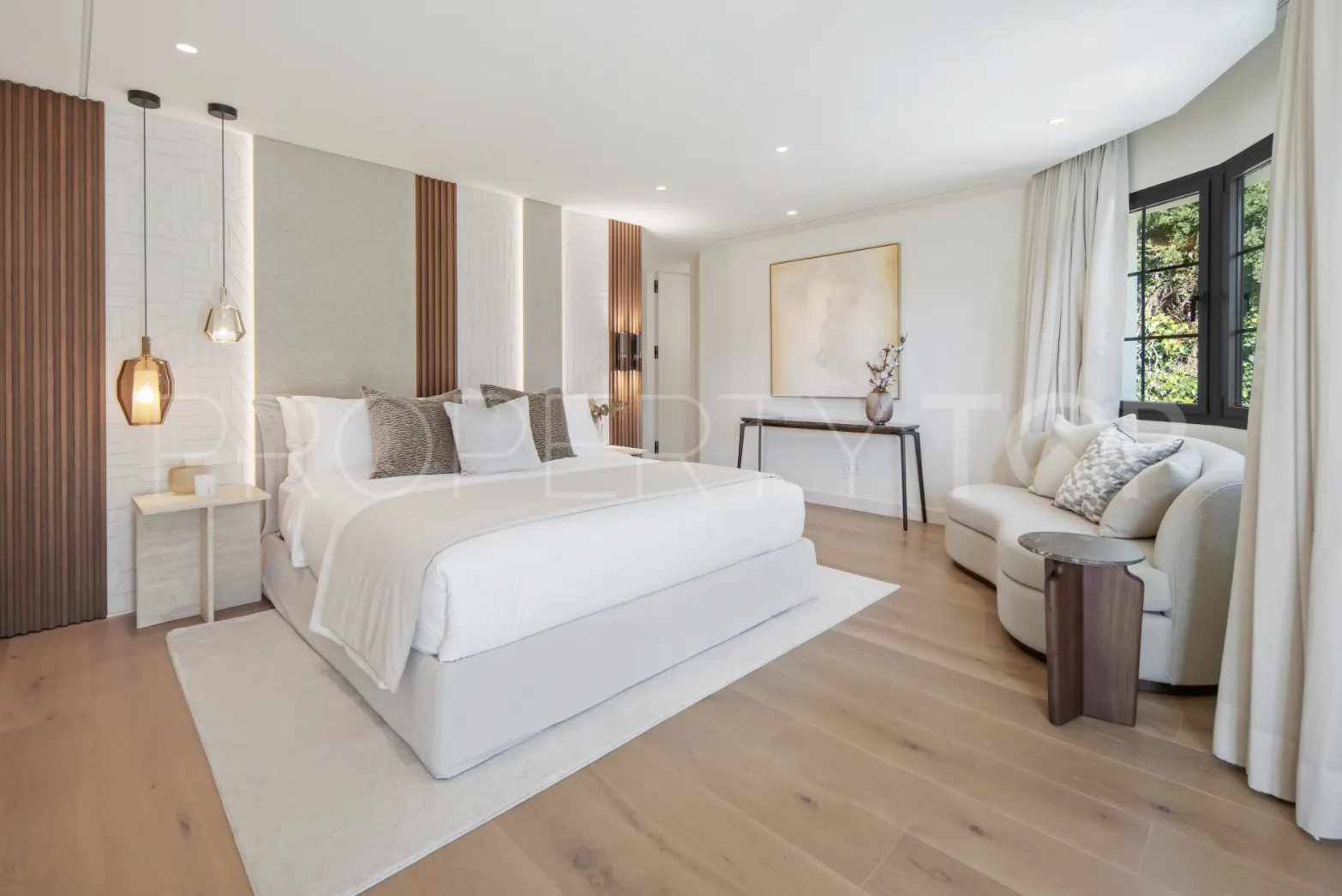 For sale Nueva Andalucia 6 bedrooms villa