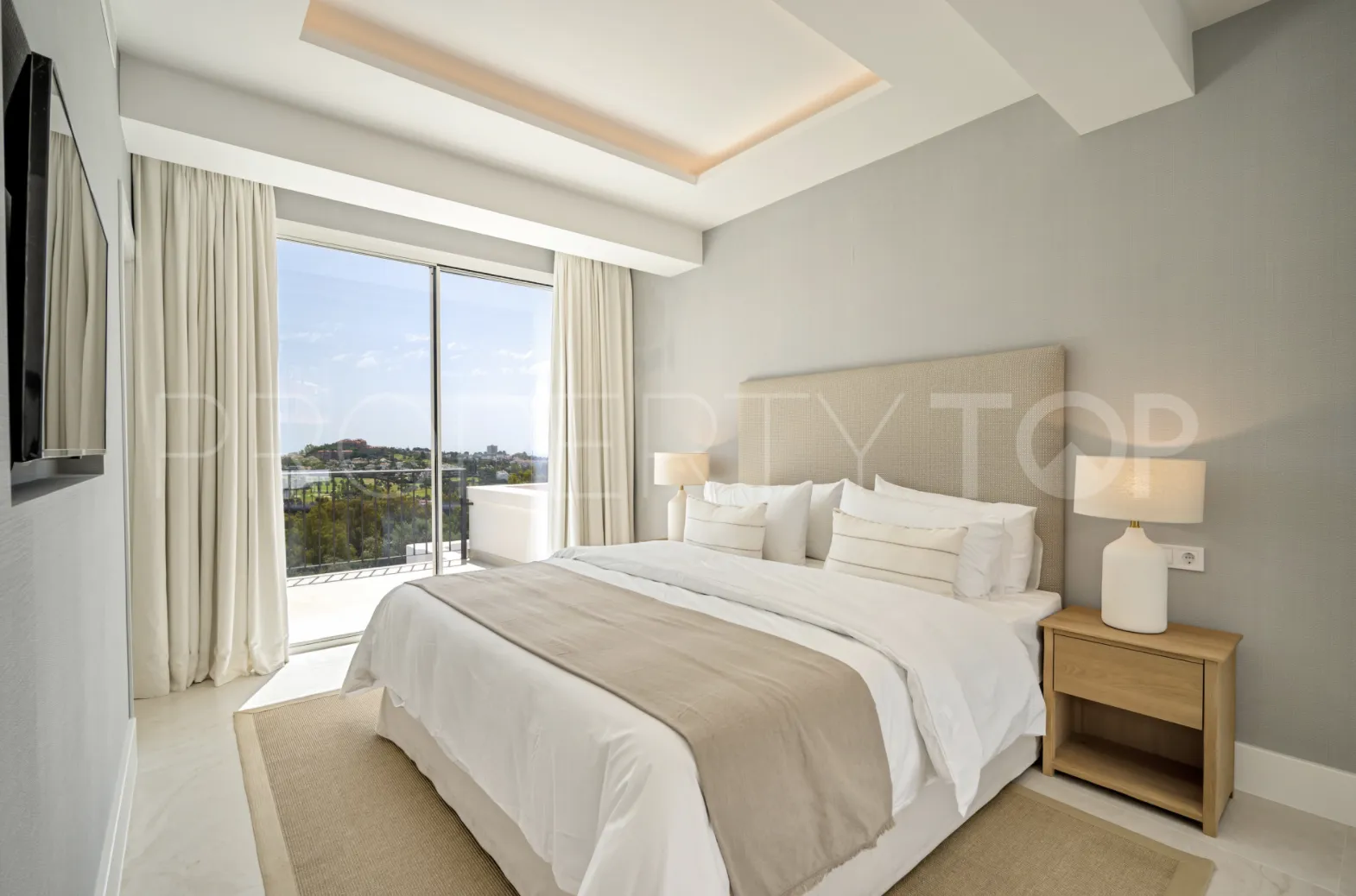 Adosado a la venta en La Quinta con 4 dormitorios