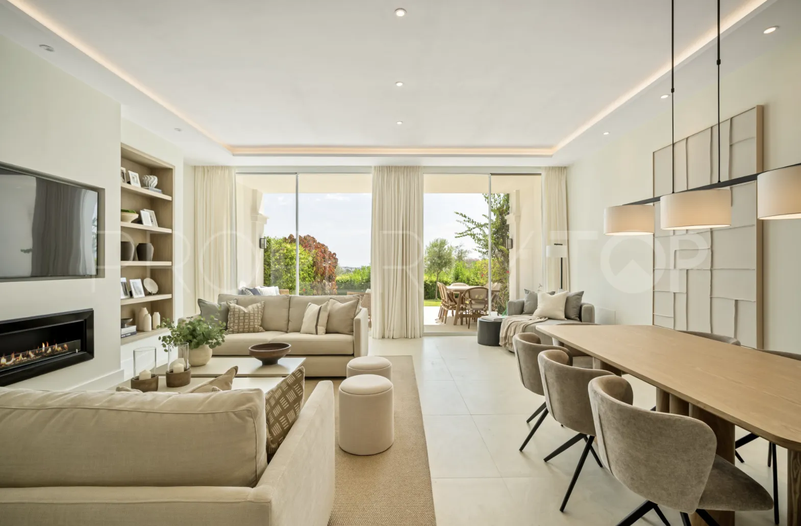 Adosado a la venta en La Quinta con 4 dormitorios