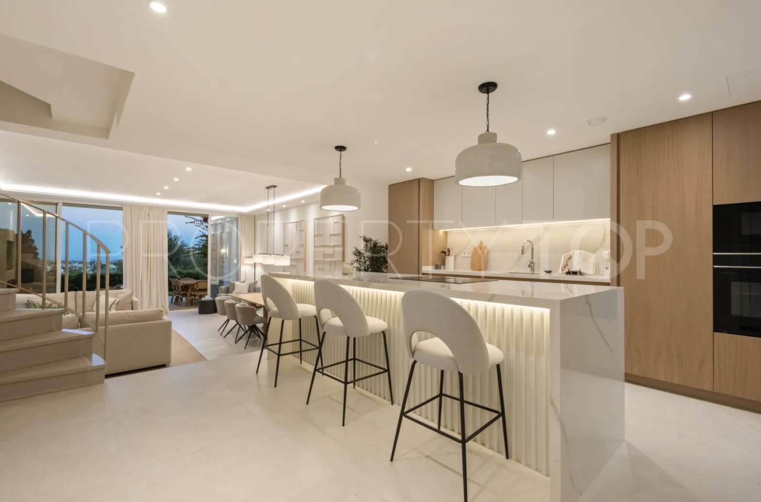 Adosado a la venta en La Quinta con 4 dormitorios