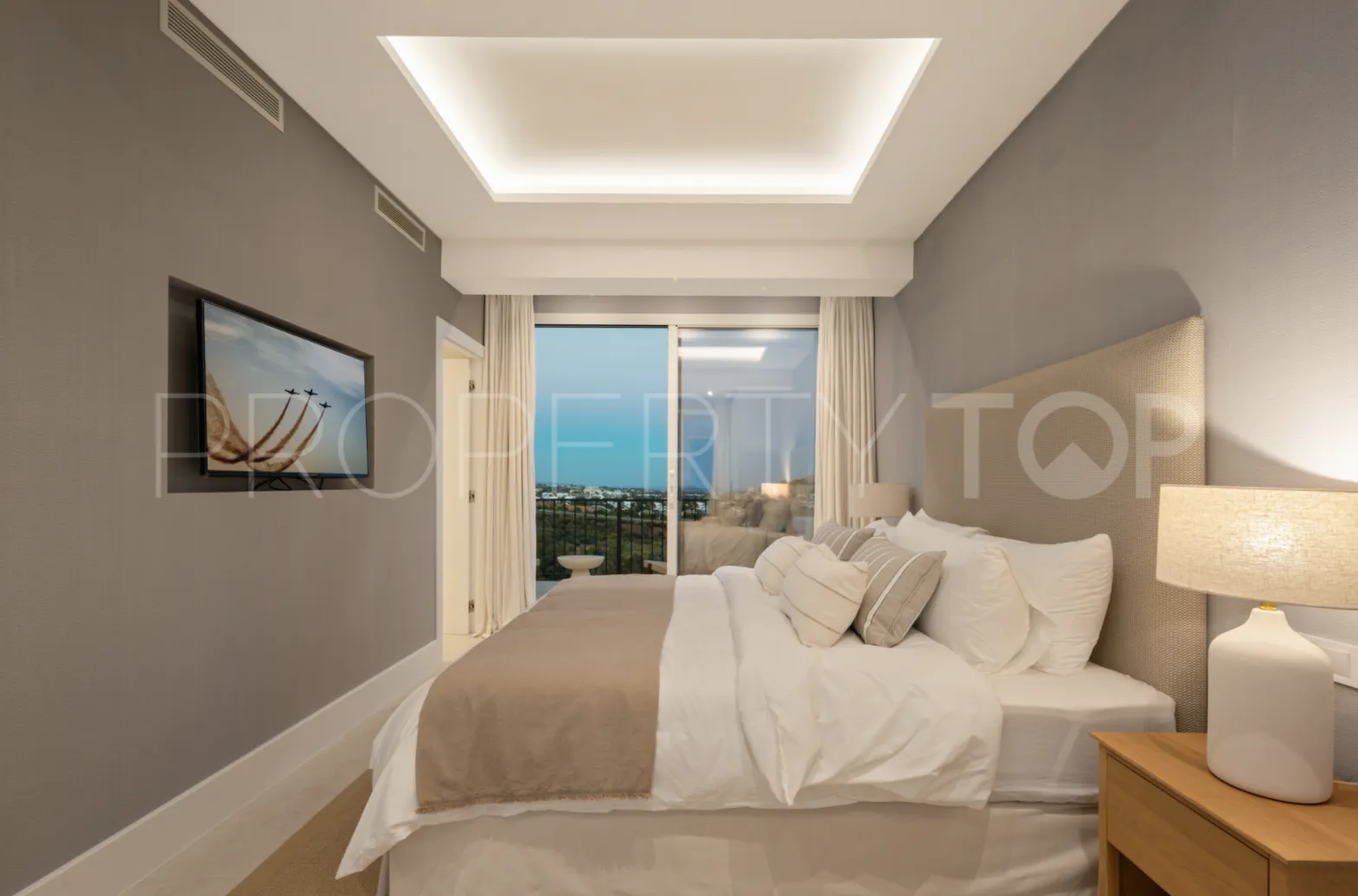 Adosado a la venta en La Quinta con 4 dormitorios