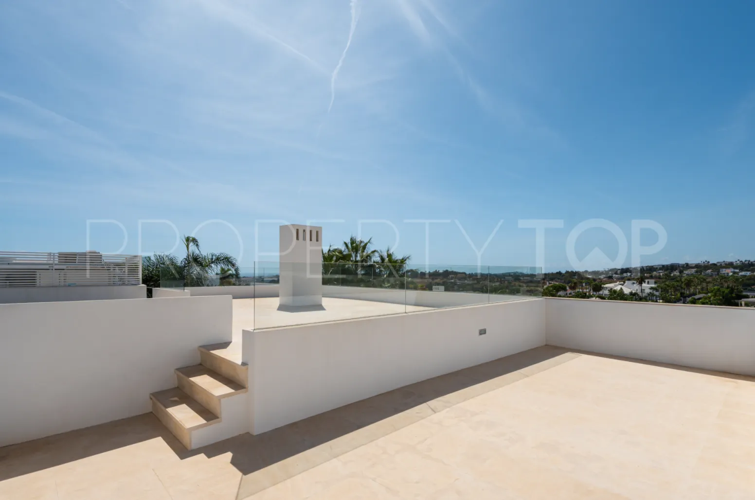 5 bedrooms villa for sale in Nueva Andalucia
