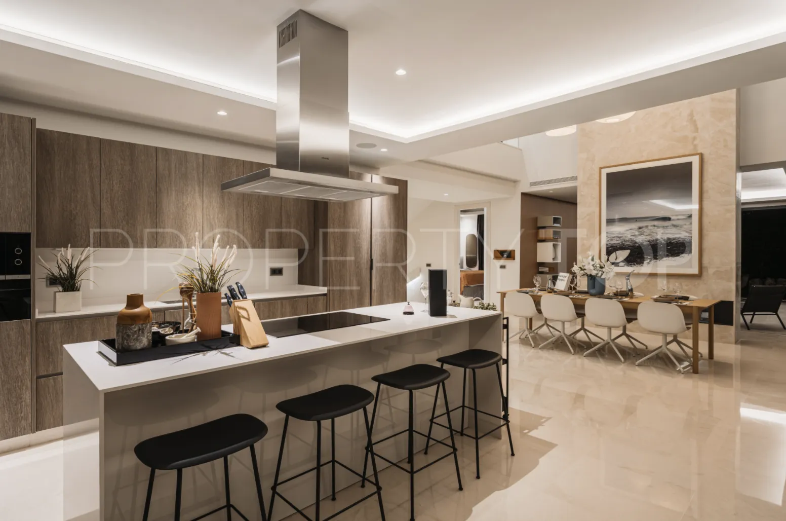 5 bedrooms villa for sale in Nueva Andalucia
