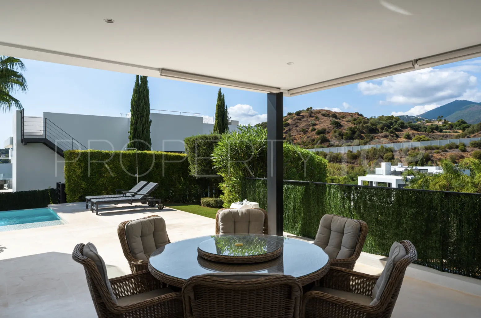 5 bedrooms villa for sale in Nueva Andalucia