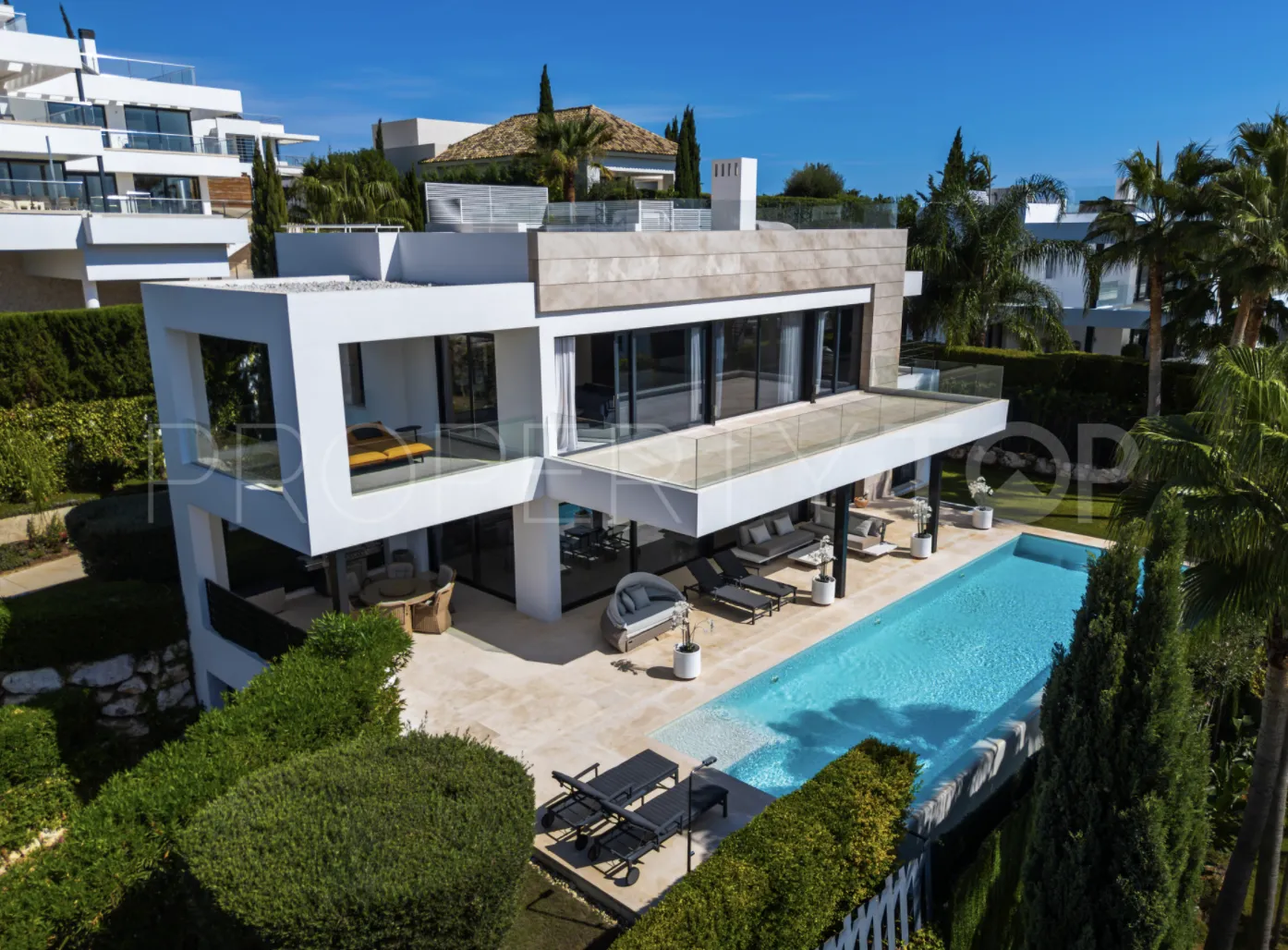 5 bedrooms villa for sale in Nueva Andalucia