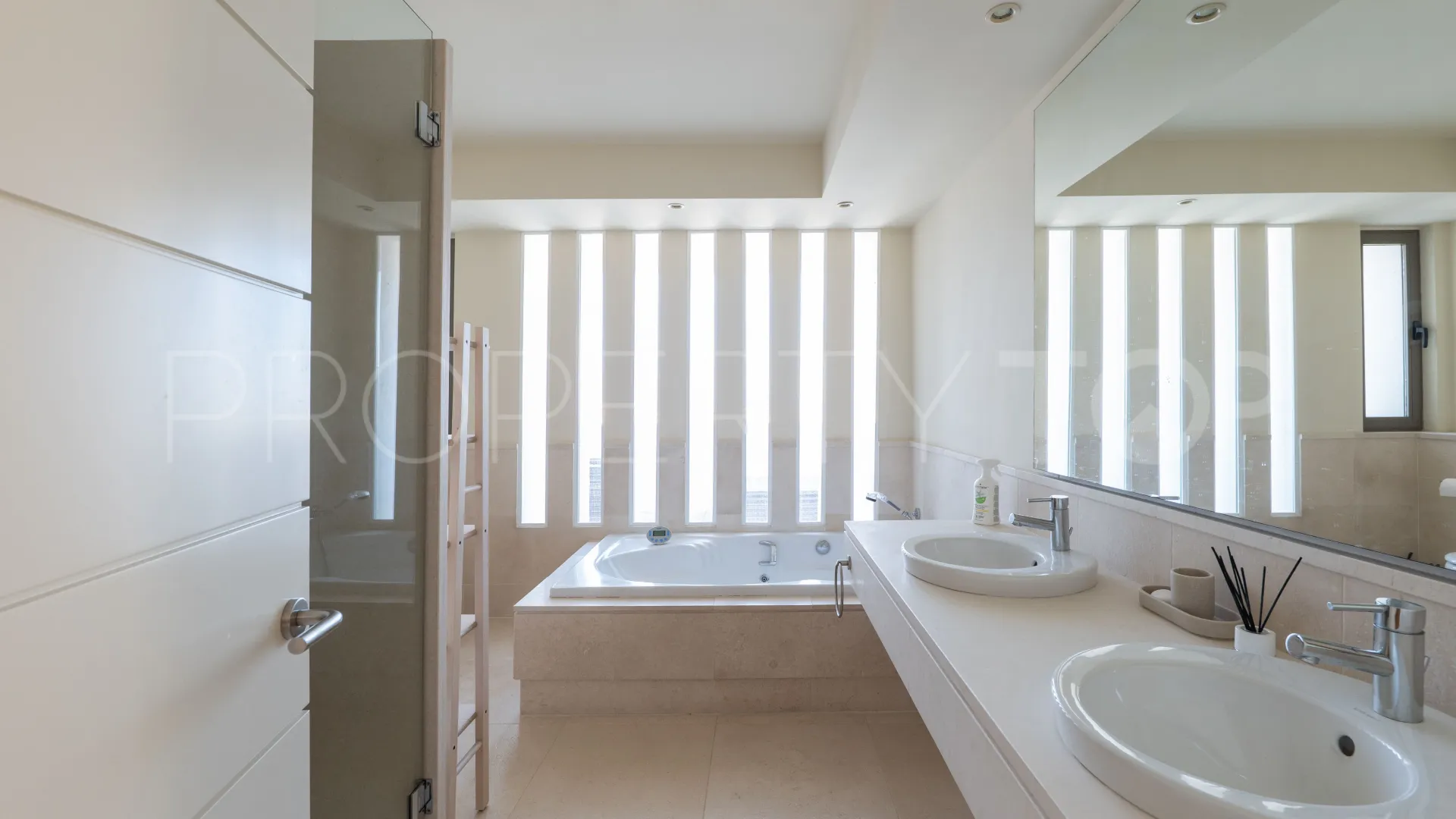 3 bedrooms penthouse for sale in Los Flamingos