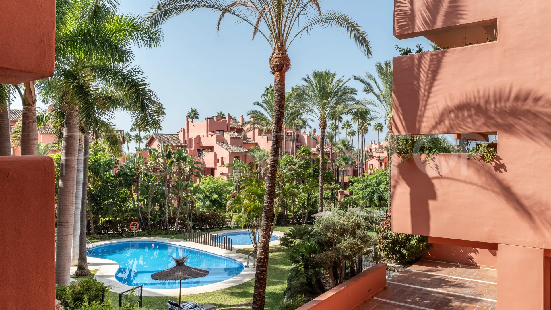 Comprar apartamento con 3 dormitorios en Beach Side New Golden Mile