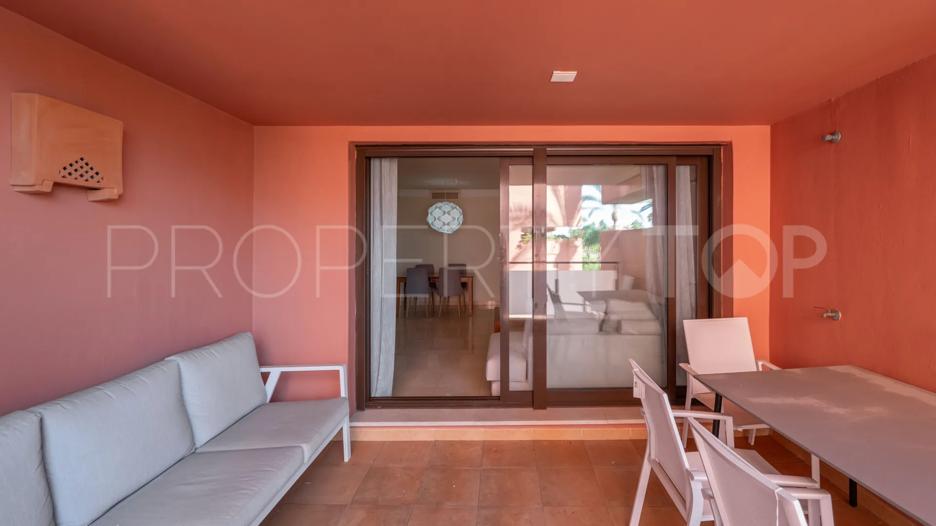 Comprar apartamento con 3 dormitorios en Beach Side New Golden Mile