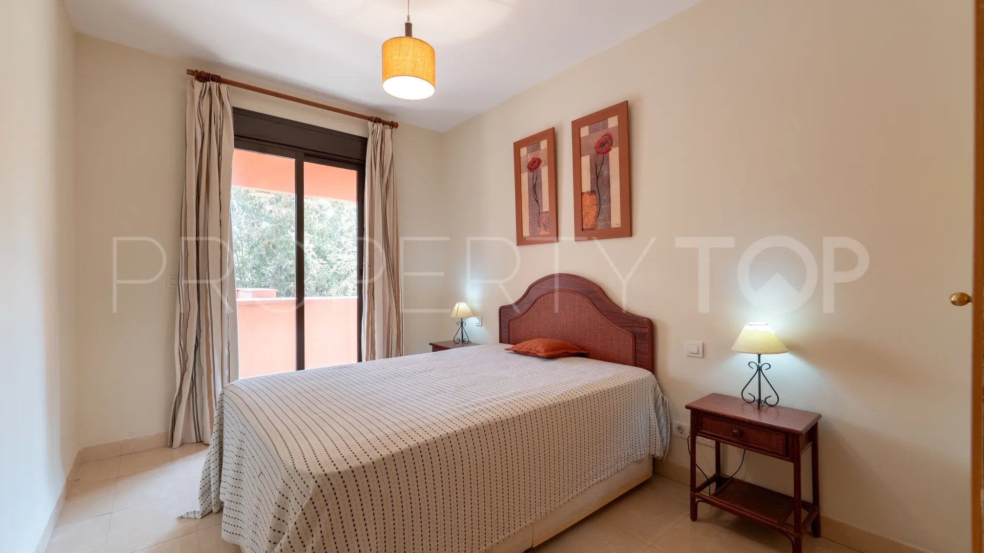 Comprar apartamento con 3 dormitorios en Beach Side New Golden Mile