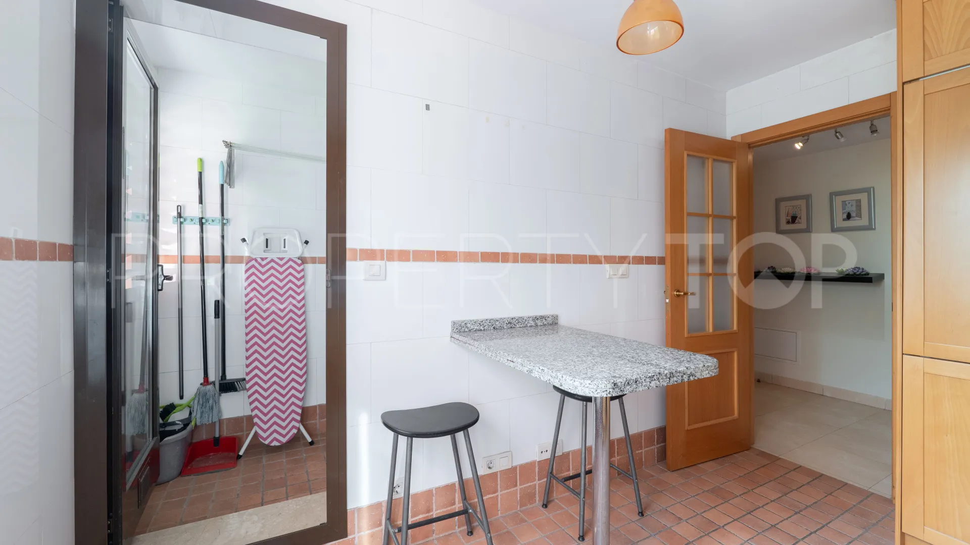 Comprar apartamento con 3 dormitorios en Beach Side New Golden Mile