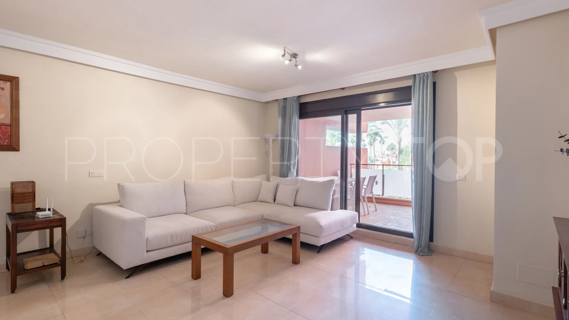 Comprar apartamento con 3 dormitorios en Beach Side New Golden Mile
