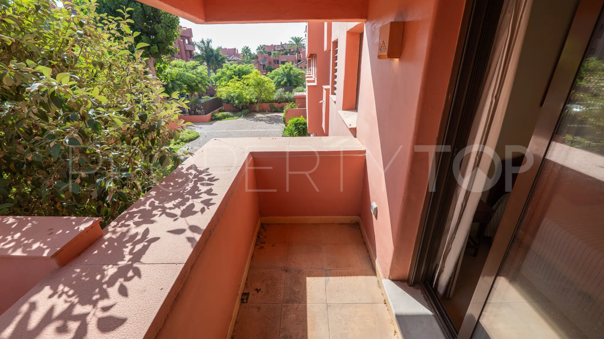 Comprar apartamento con 3 dormitorios en Beach Side New Golden Mile