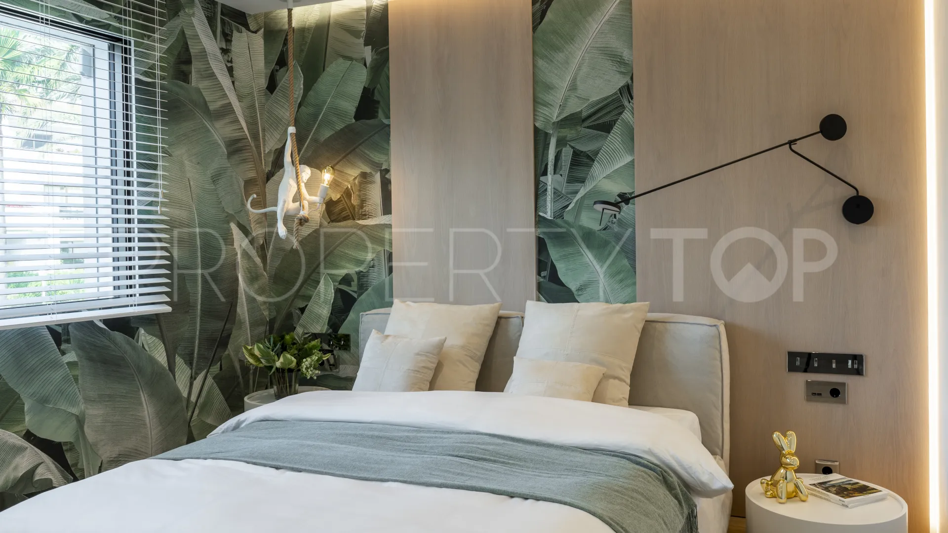 Marbella Golden Mile town house for sale