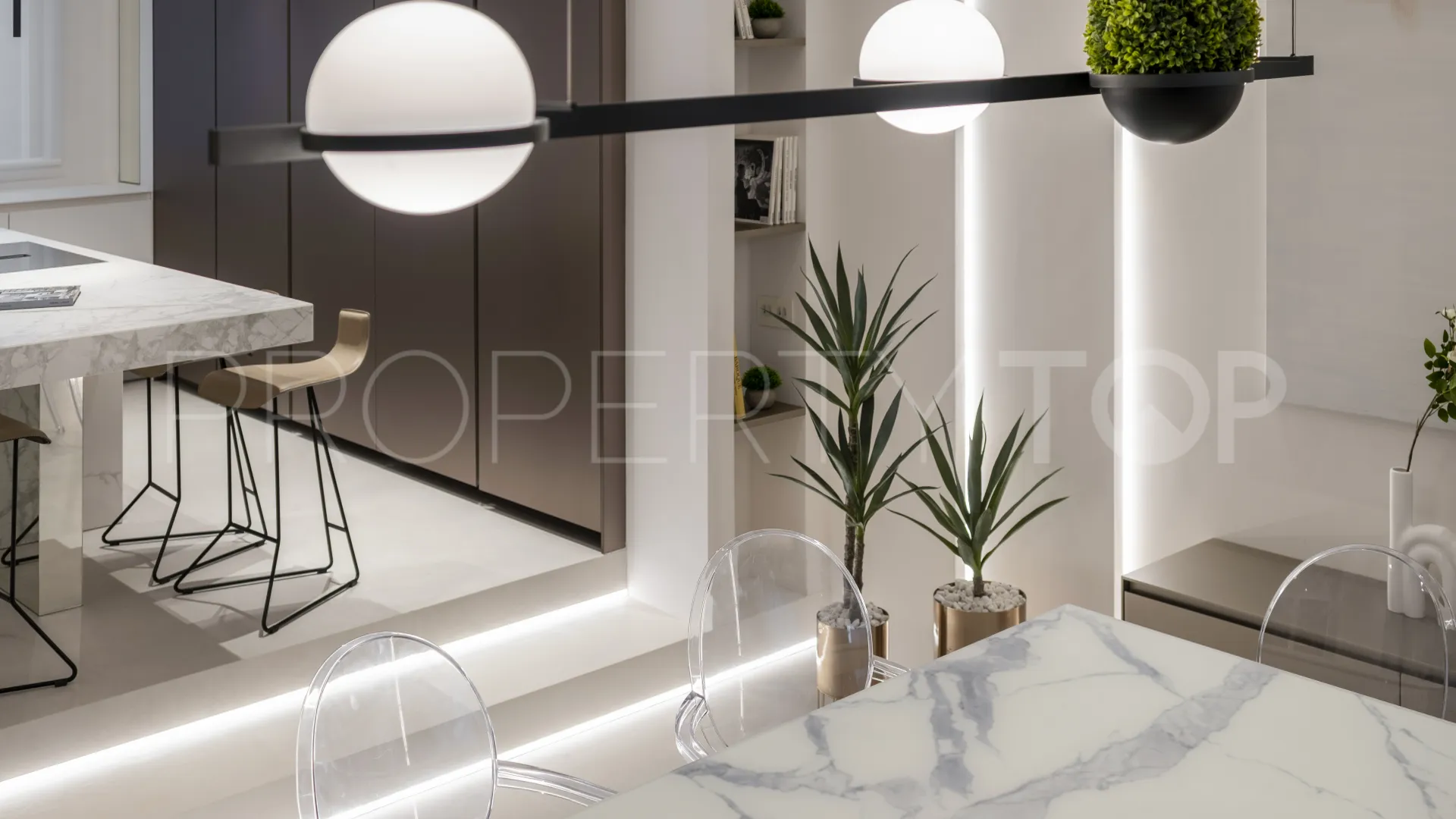 Marbella Golden Mile town house for sale