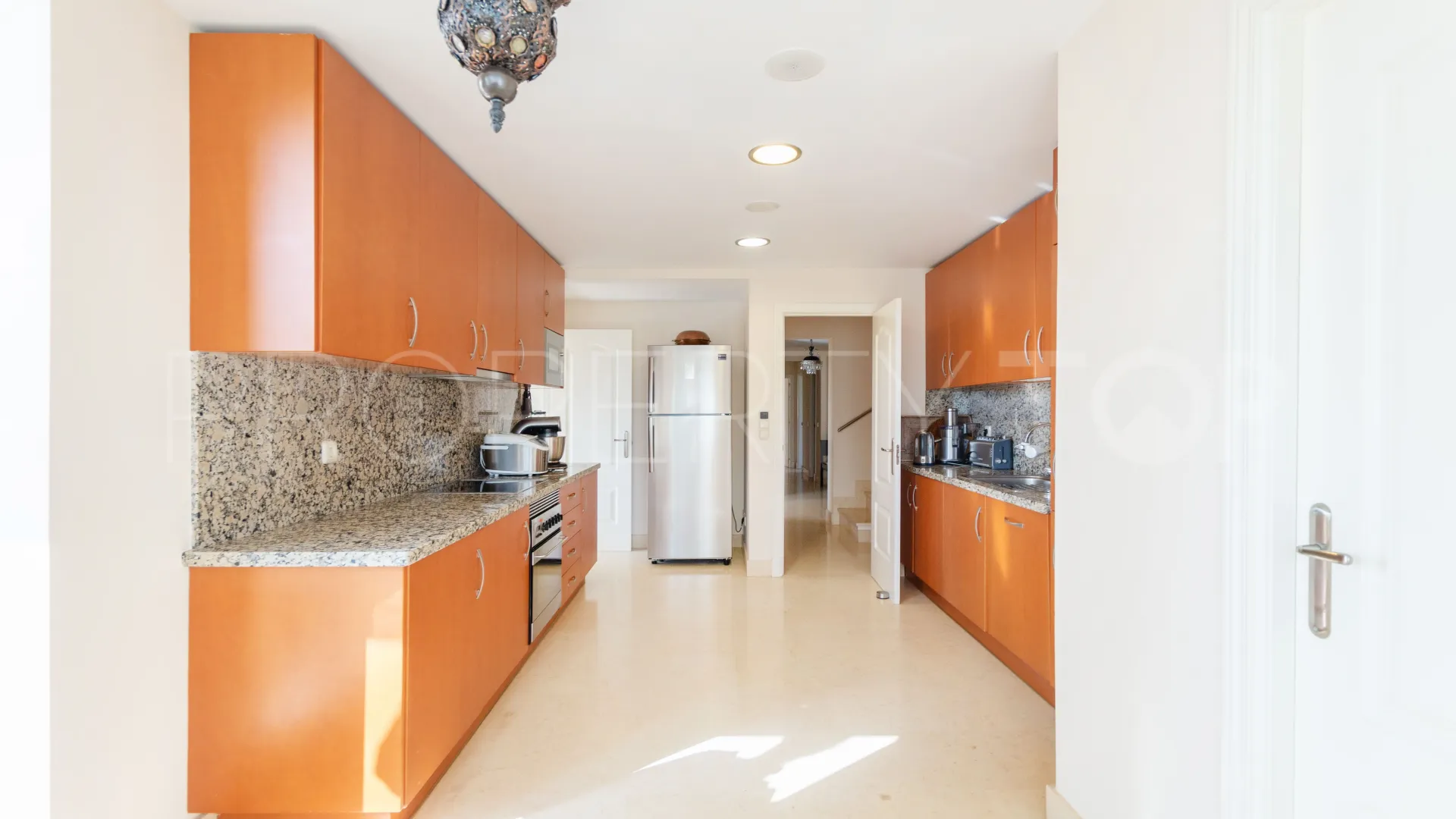 Duplex penthouse with 4 bedrooms for sale in Los Capanes del Golf