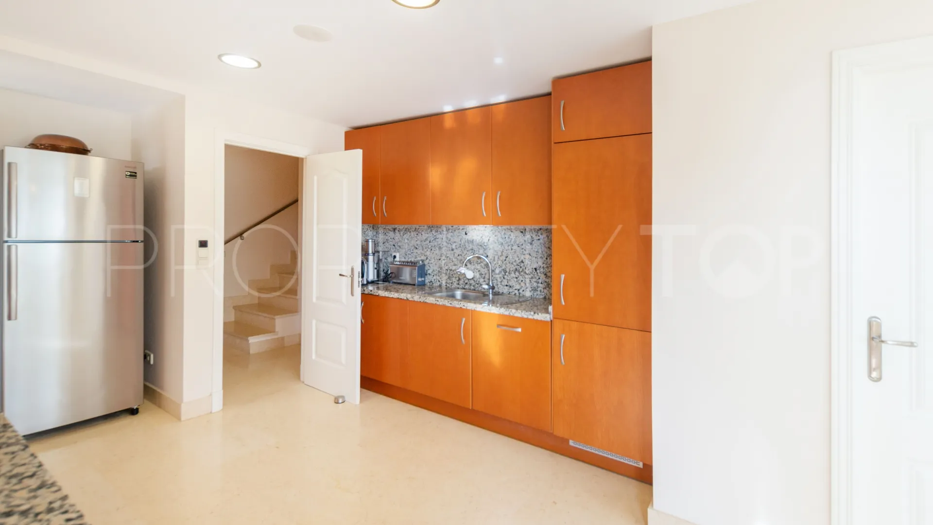 Duplex penthouse with 4 bedrooms for sale in Los Capanes del Golf