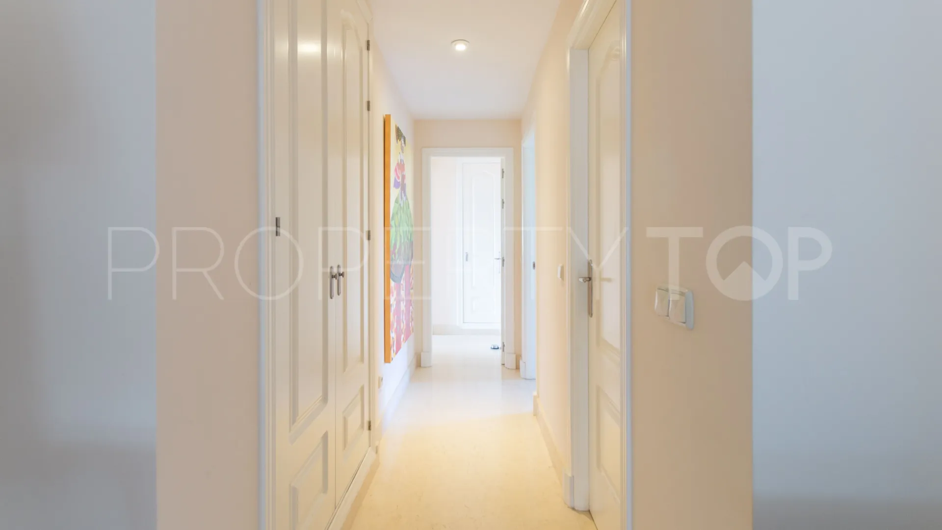 Duplex penthouse with 4 bedrooms for sale in Los Capanes del Golf