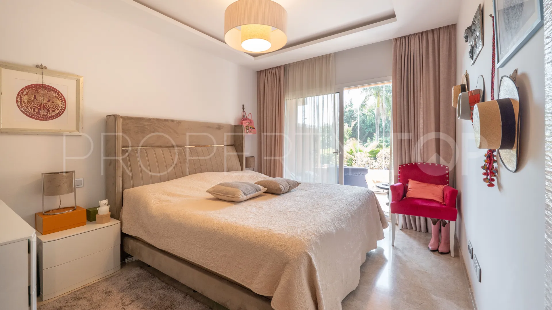 Apartamento planta baja en venta en Alminar de Marbella