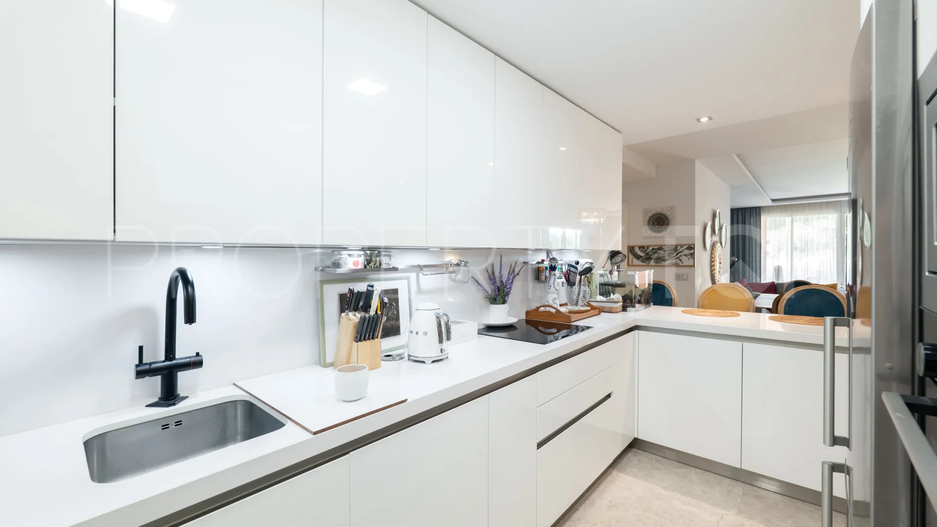 Apartamento planta baja en venta en Alminar de Marbella
