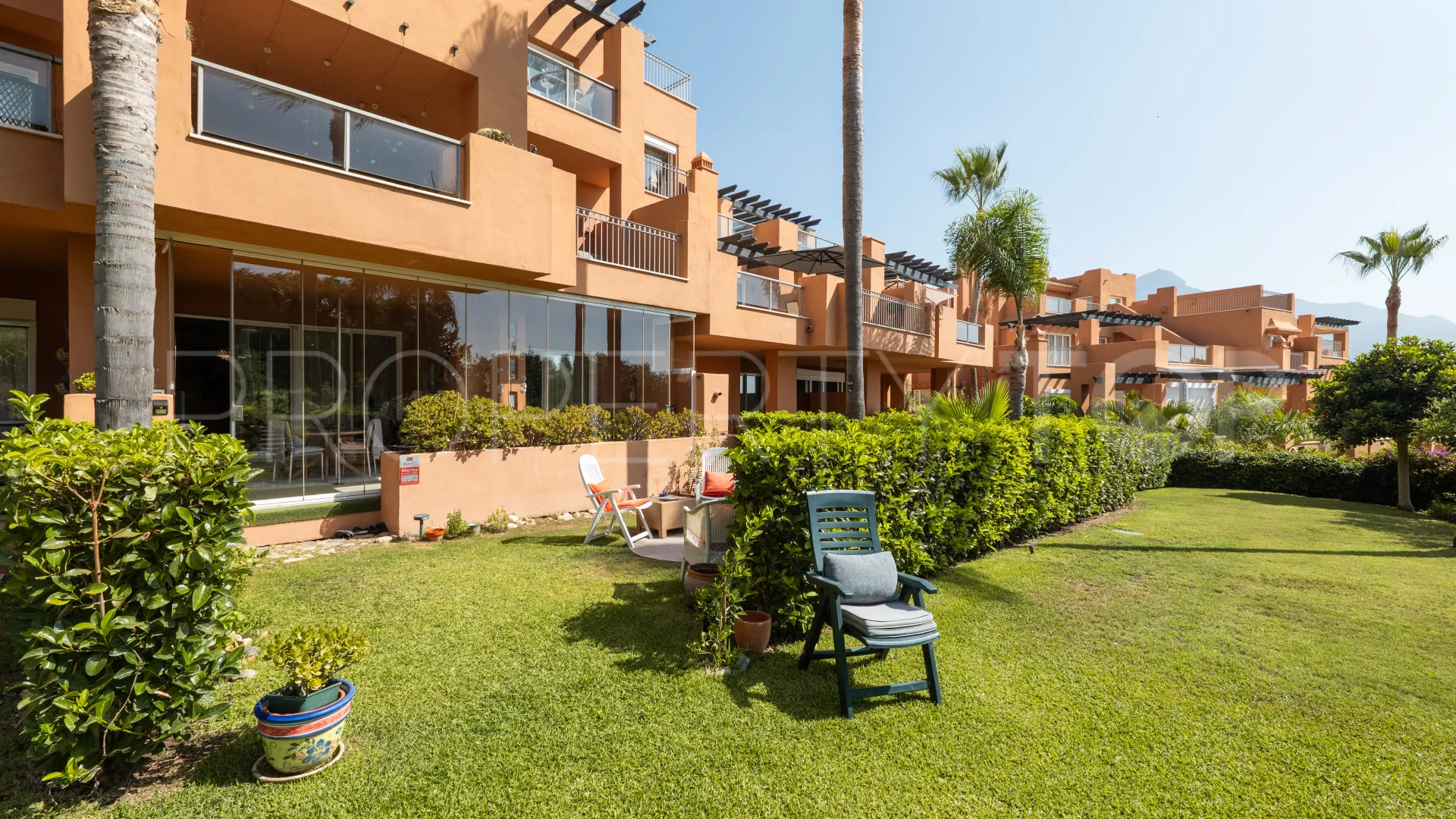 Apartamento planta baja en venta en Alminar de Marbella