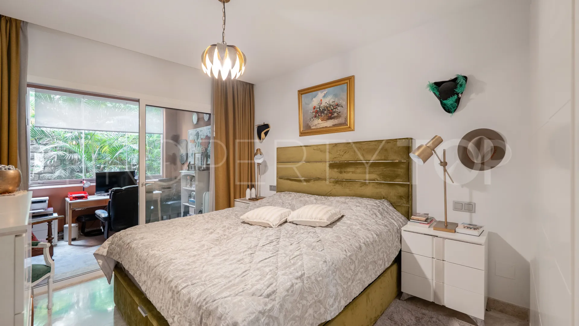 Apartamento planta baja en venta en Alminar de Marbella