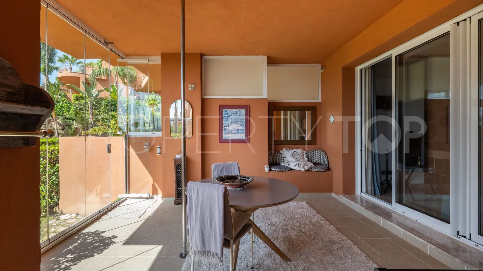 Apartamento planta baja en venta en Alminar de Marbella