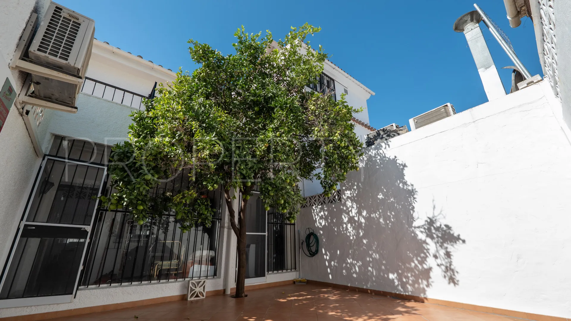 Adosado en venta en Nueva Andalucia de 4 dormitorios