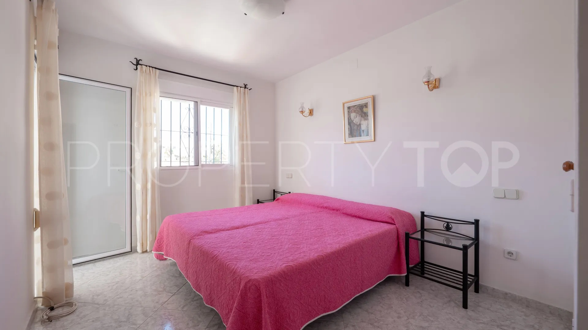 Adosado en venta en Nueva Andalucia de 4 dormitorios