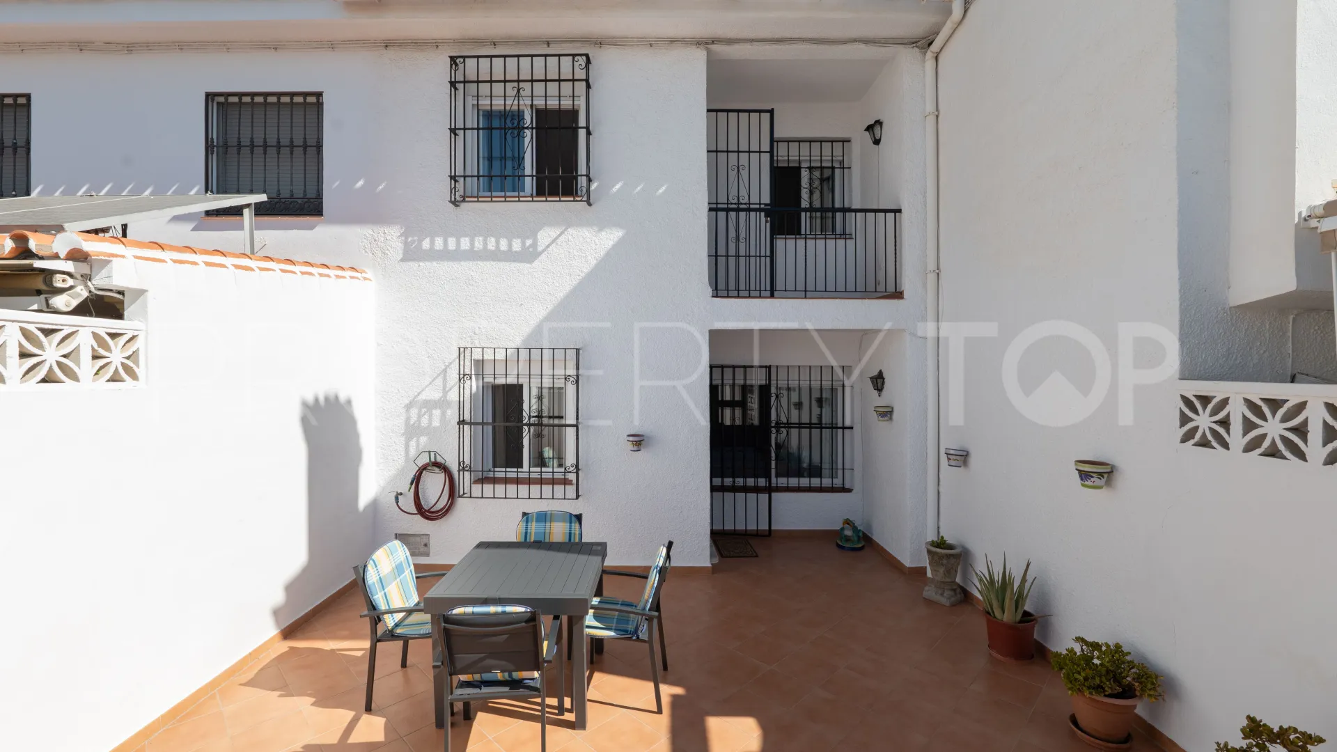 Adosado en venta en Nueva Andalucia de 4 dormitorios