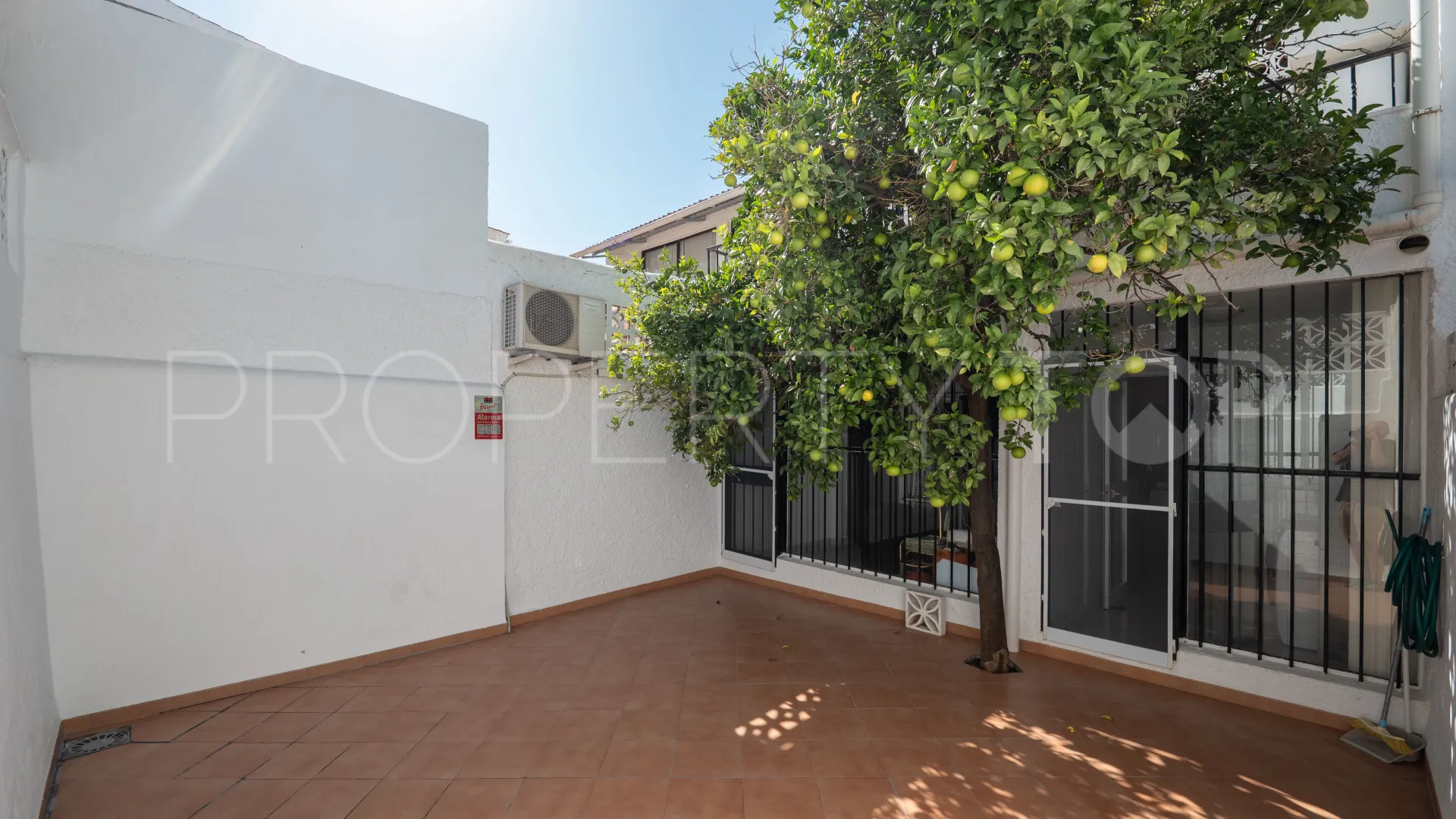 Adosado en venta en Nueva Andalucia de 4 dormitorios