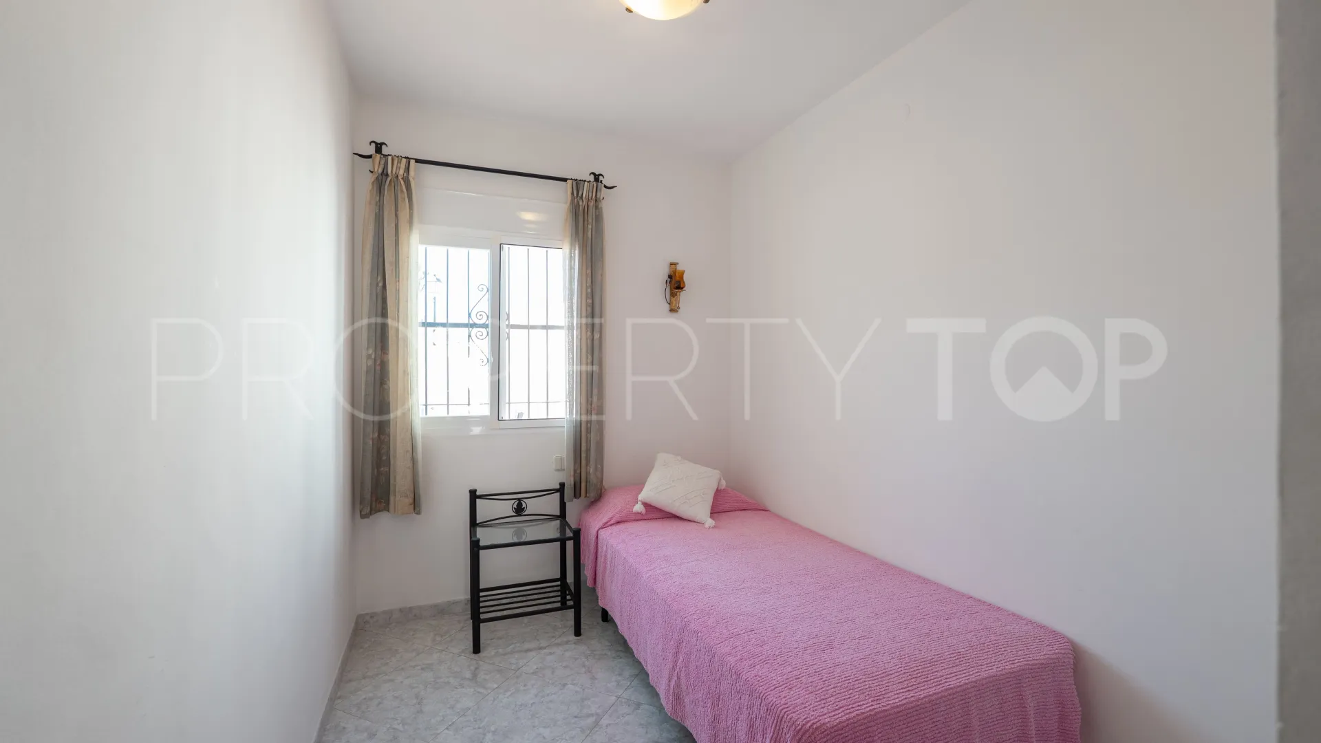 Adosado en venta en Nueva Andalucia de 4 dormitorios