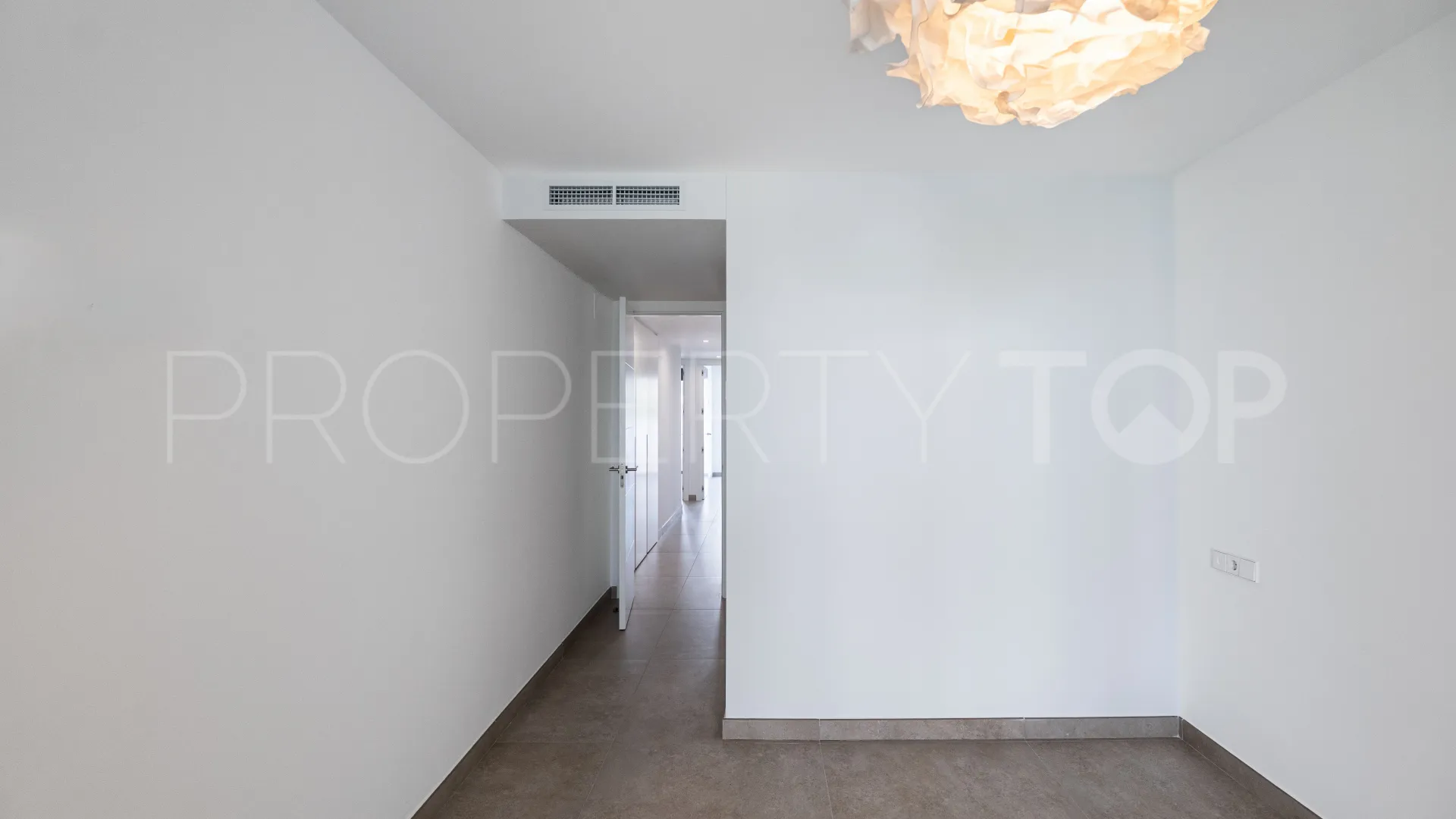 Comprar apartamento planta baja con 3 dormitorios en Cancelada