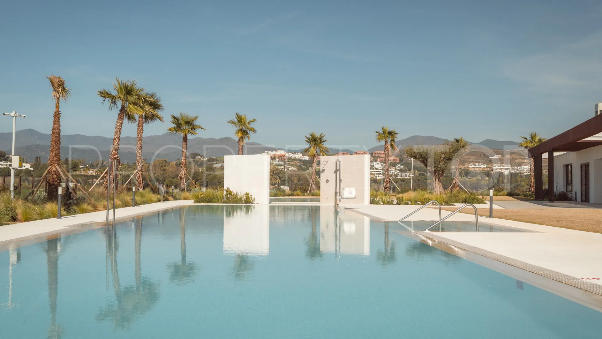 Comprar apartamento planta baja con 3 dormitorios en Cancelada