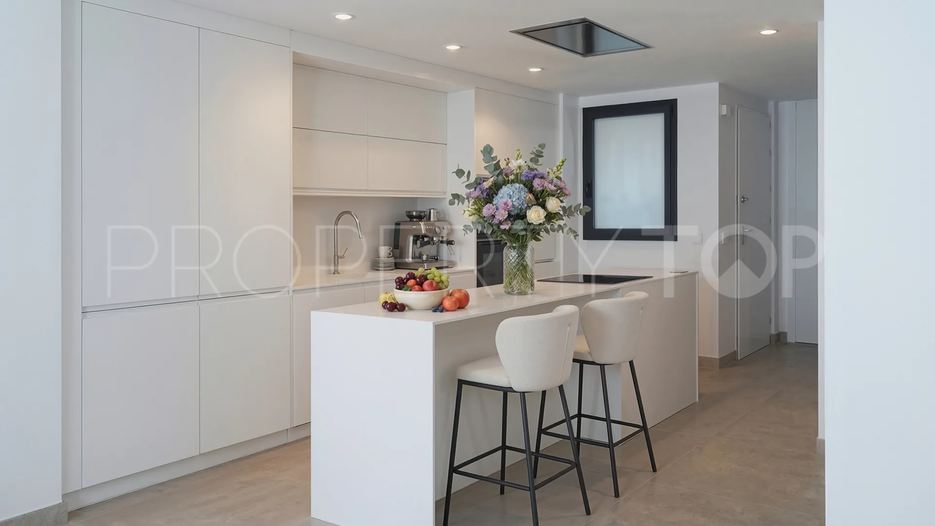 Comprar apartamento planta baja con 3 dormitorios en Cancelada