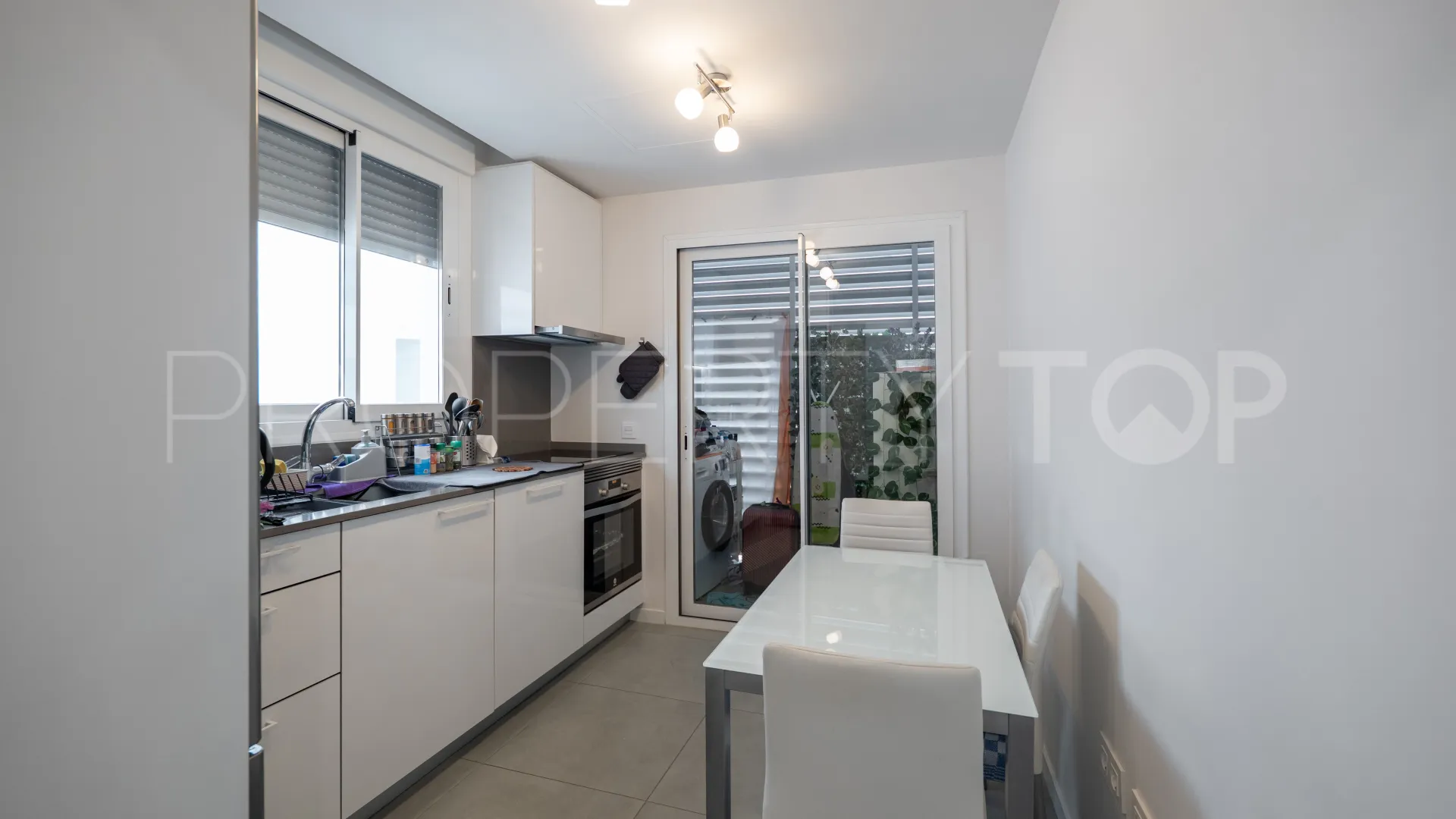 Comprar apartamento de 2 dormitorios en Nueva Andalucia
