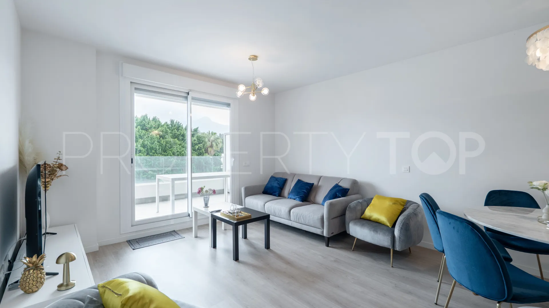 Comprar apartamento de 2 dormitorios en Nueva Andalucia