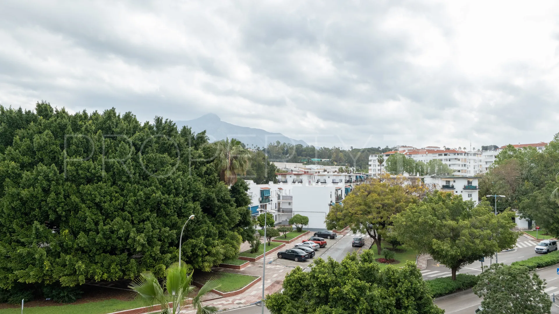 Comprar apartamento de 2 dormitorios en Nueva Andalucia