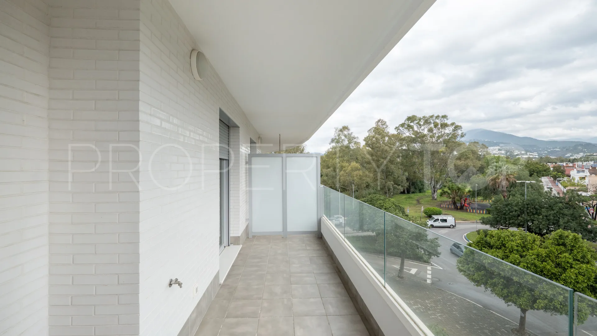 Comprar apartamento de 2 dormitorios en Nueva Andalucia