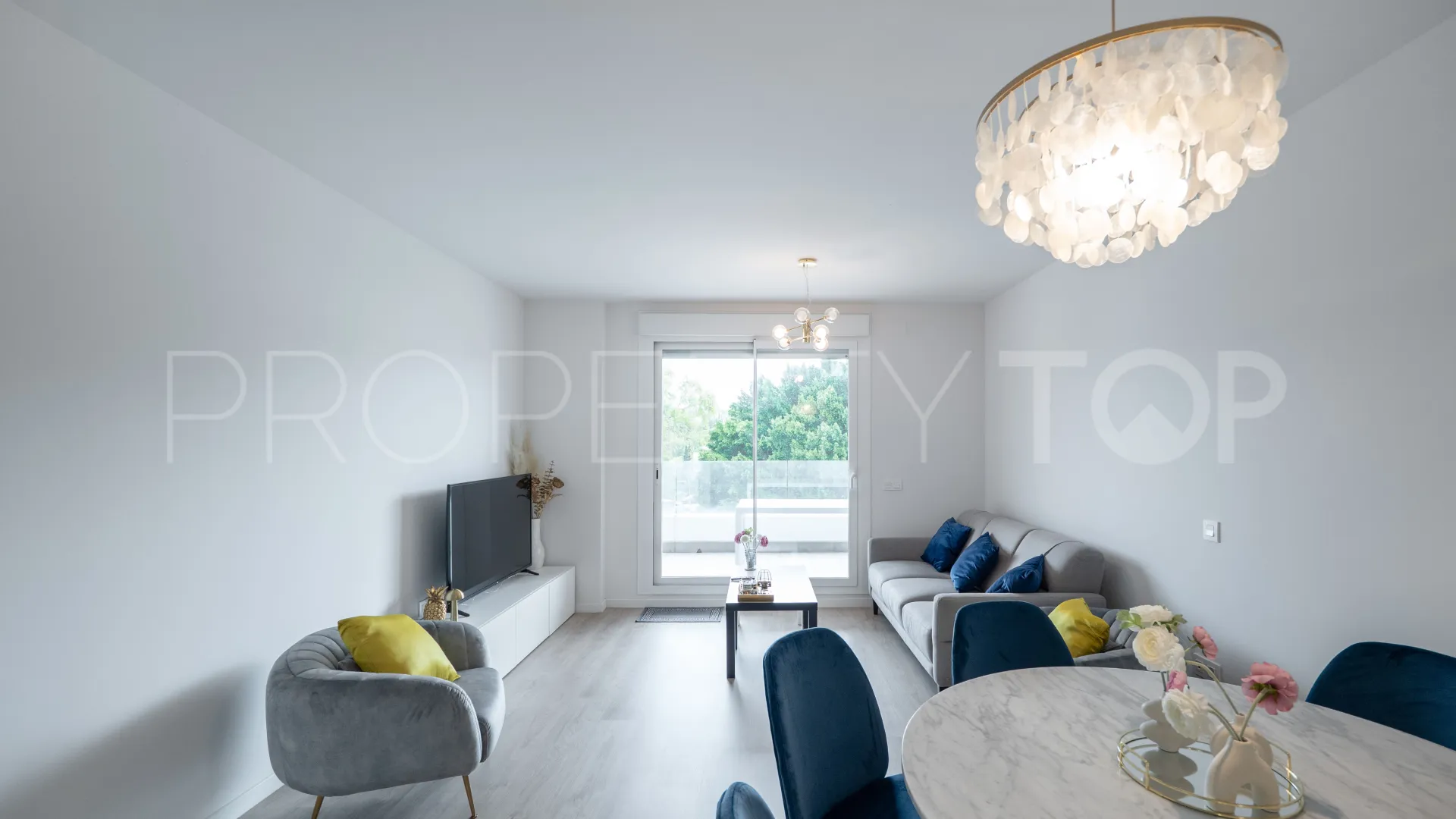 Comprar apartamento de 2 dormitorios en Nueva Andalucia
