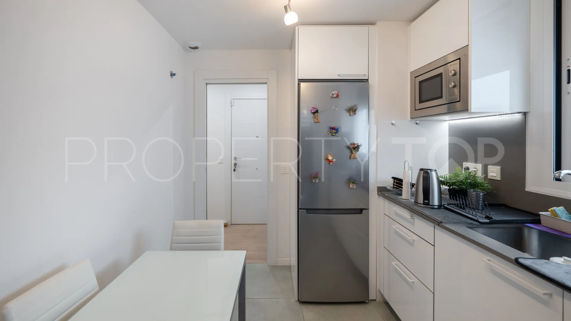 Comprar apartamento de 2 dormitorios en Nueva Andalucia