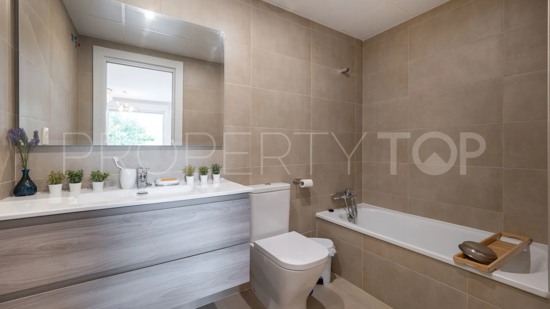 Comprar apartamento de 2 dormitorios en Nueva Andalucia