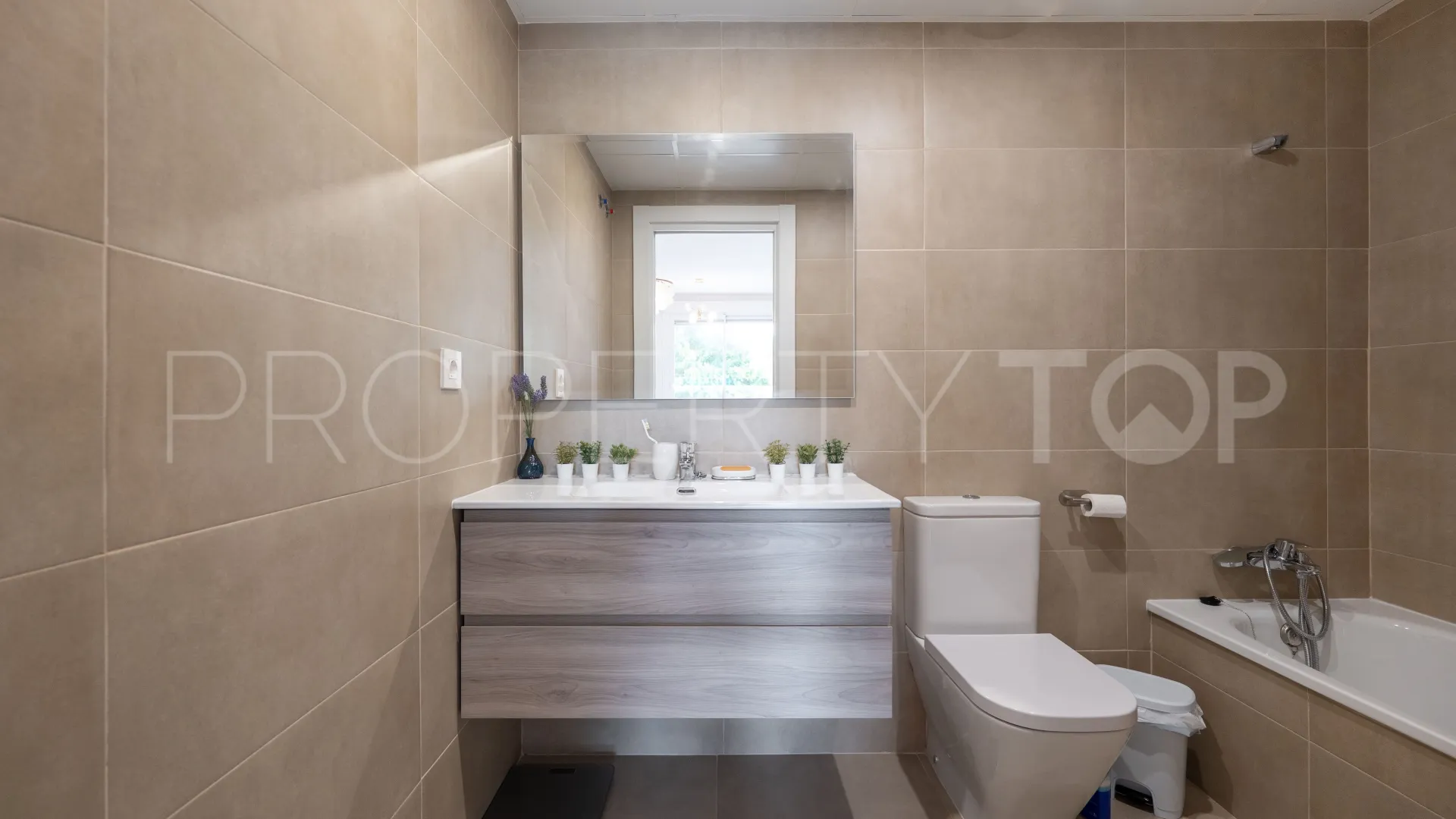 Comprar apartamento de 2 dormitorios en Nueva Andalucia