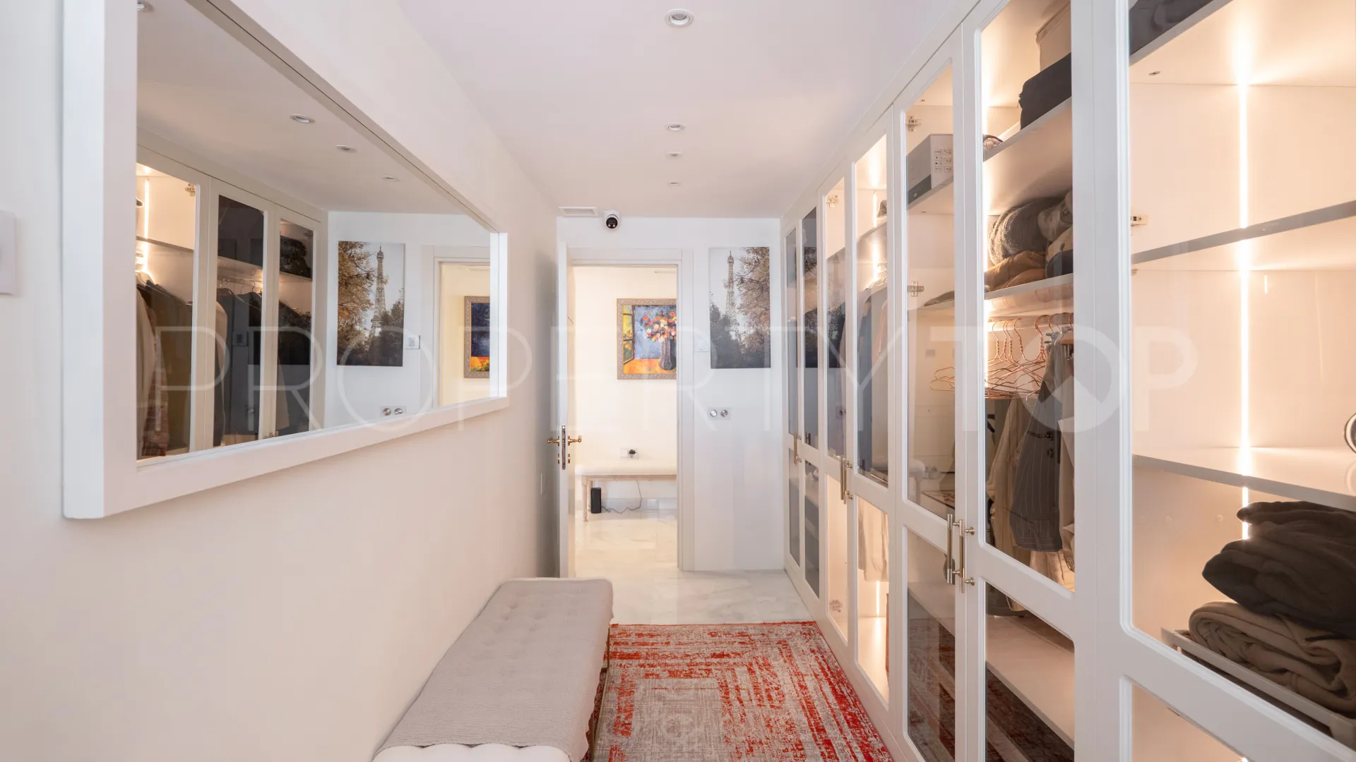 Se vende apartamento con 2 dormitorios en Marina Banus