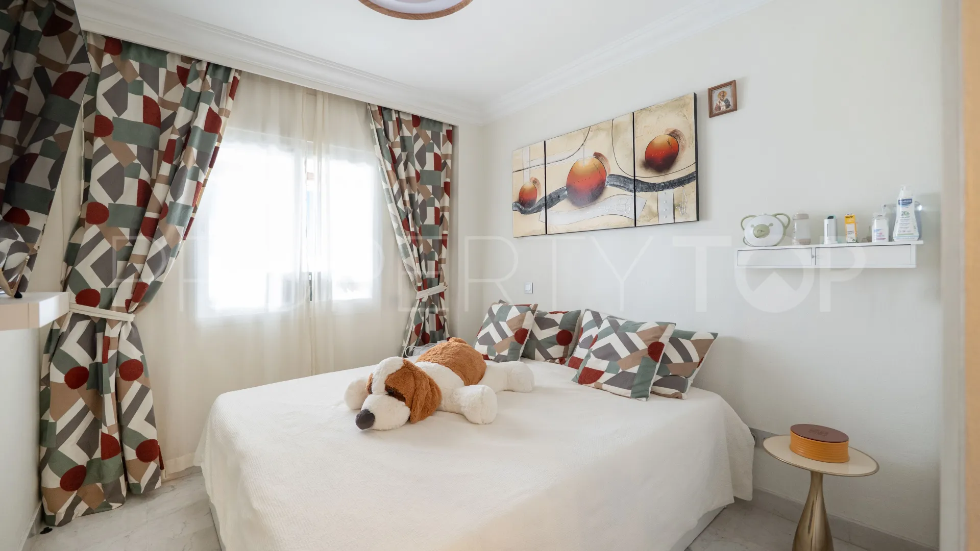 Se vende apartamento con 2 dormitorios en Marina Banus