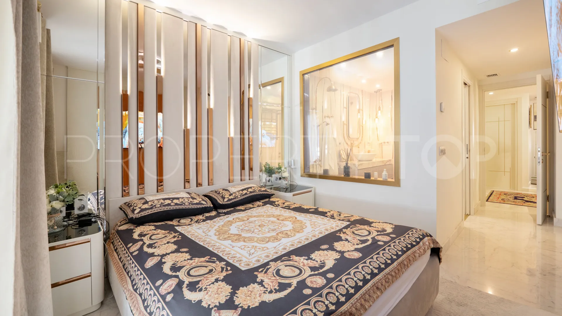 Se vende apartamento con 2 dormitorios en Marina Banus