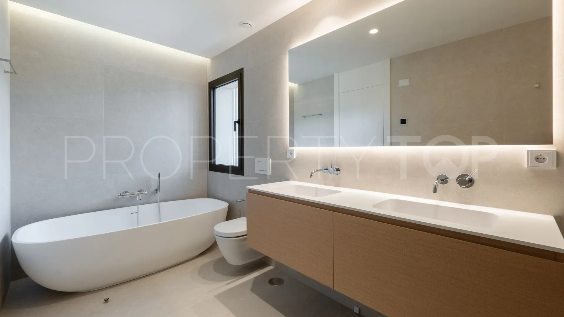 Real de La Quinta 4 bedrooms apartment for sale